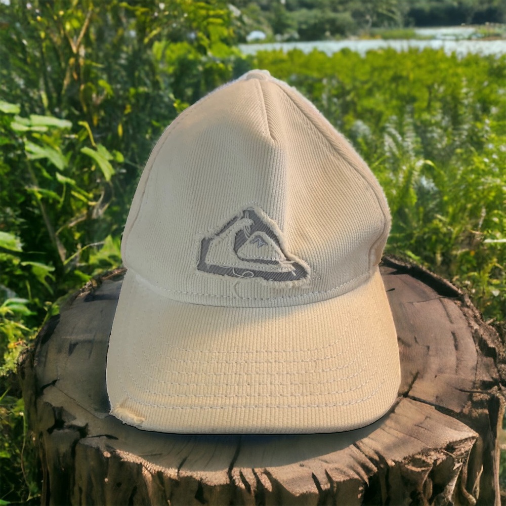 Quiksilver Hat Ball Cap Mountain Waves 7 3/8 Fitted white Logo Surf Wool Blend